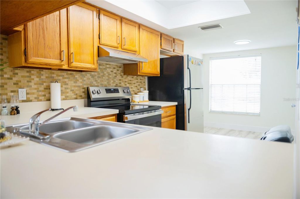 Image 6 of property listing at 4019 MEANDERING COURT, Orlando, FL 32822