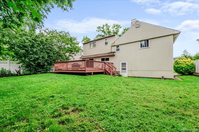 312 W Waukena Avenue, Oceanside, NY 11572