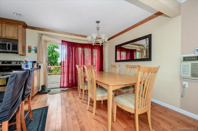 312 W Waukena Avenue, Oceanside, NY 11572