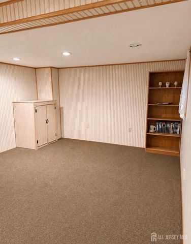 13 Ginda Avenue, Carteret, NJ 07008