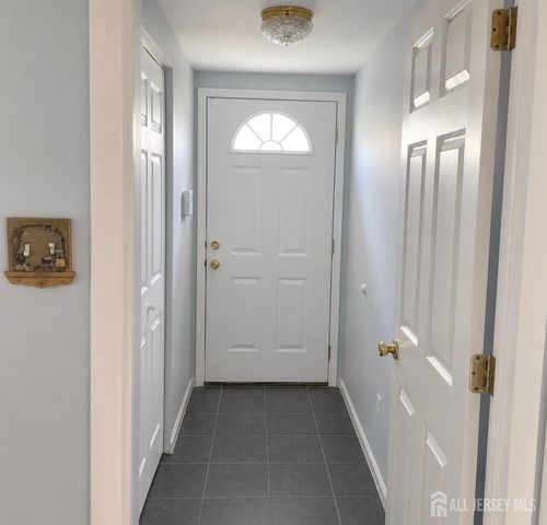 13 Ginda Avenue, Carteret, NJ 07008
