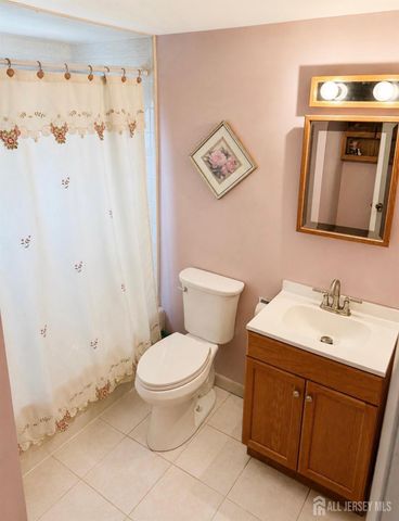 13 Ginda Avenue, Carteret, NJ 07008