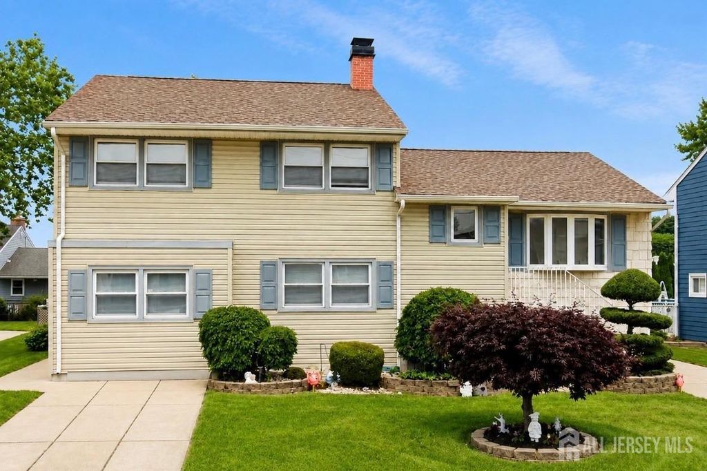 13 Ginda Avenue, Carteret, NJ 07008