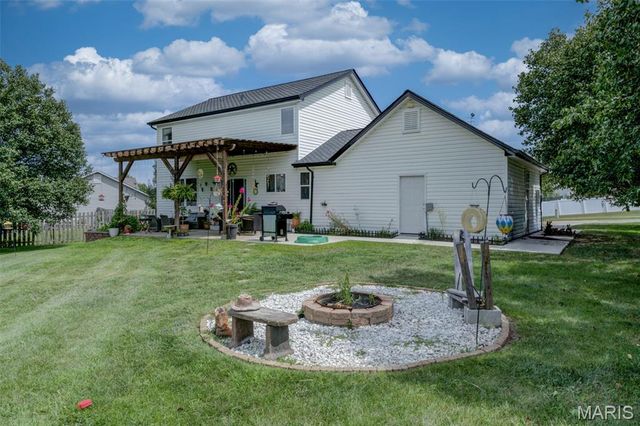 203 Wildflower Ridge Drive, Wentzville, MO 63385