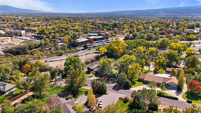 698 Round Hill Drive, Grand Junction, CO 81506