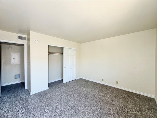 5281 River Glen Drive 222, Las Vegas, NV 89103