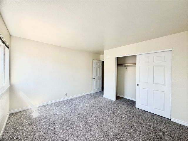 5281 River Glen Drive 222, Las Vegas, NV 89103
