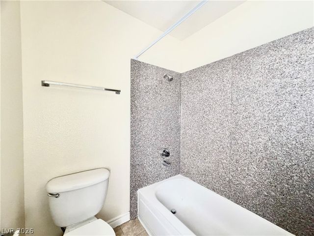 5281 River Glen Drive 222, Las Vegas, NV 89103