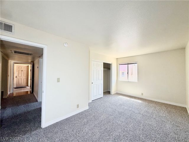 5281 River Glen Drive 222, Las Vegas, NV 89103