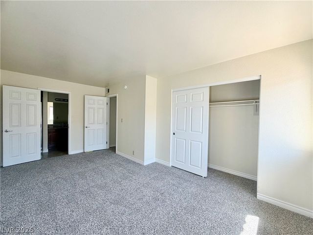5281 River Glen Drive 222, Las Vegas, NV 89103