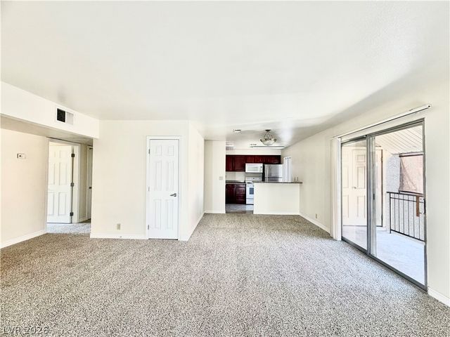 5281 River Glen Drive 222, Las Vegas, NV 89103