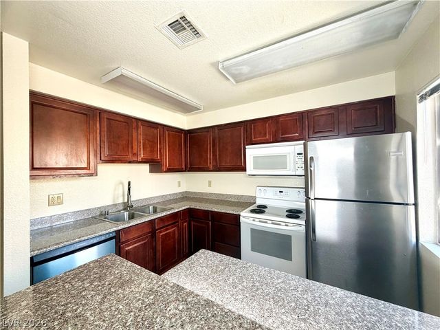 5281 River Glen Drive 222, Las Vegas, NV 89103