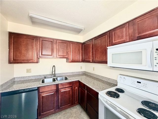 5281 River Glen Drive 222, Las Vegas, NV 89103