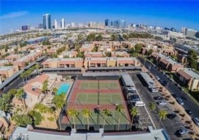 5281 River Glen Drive 222, Las Vegas, NV 89103