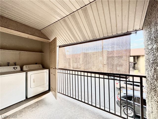 5281 River Glen Drive 222, Las Vegas, NV 89103