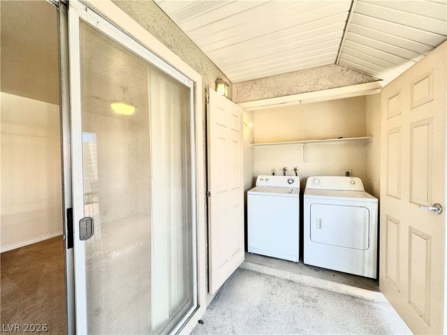 5281 River Glen Drive 222, Las Vegas, NV 89103