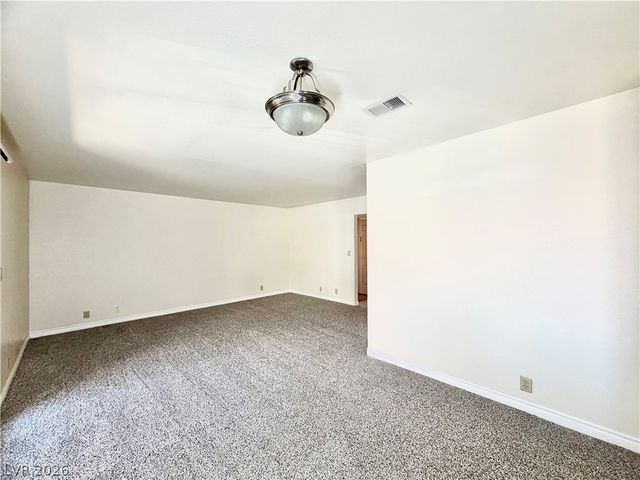 5281 River Glen Drive 222, Las Vegas, NV 89103