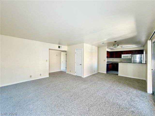 5281 River Glen Drive 222, Las Vegas, NV 89103