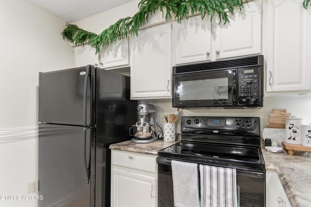 8009 Chambord Way, Powell, TN 37849