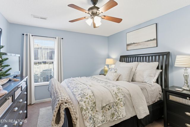 8009 Chambord Way, Powell, TN 37849