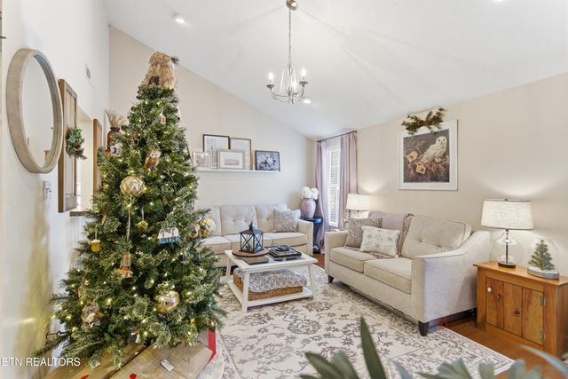 8009 Chambord Way, Powell, TN 37849