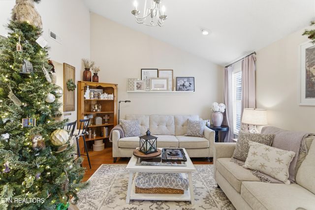 8009 Chambord Way, Powell, TN 37849