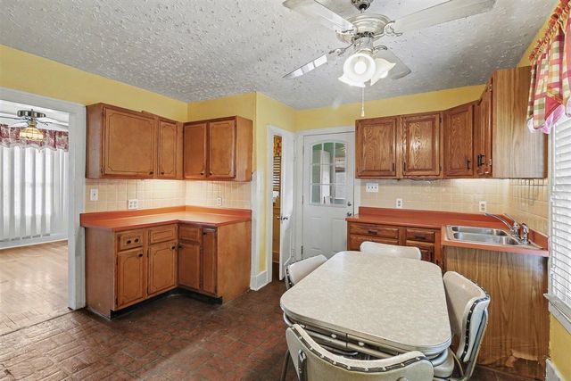 1562 Lafayette Boulevard, Lincoln Park, MI 48146