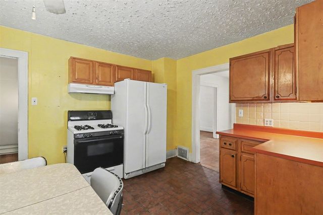 1562 Lafayette Boulevard, Lincoln Park, MI 48146