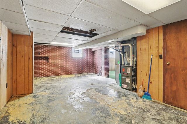 1562 Lafayette Boulevard, Lincoln Park, MI 48146