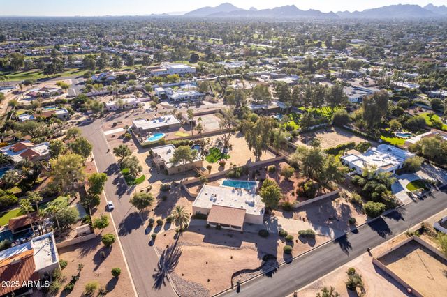 8129 E CHARTER OAK Drive, Scottsdale, AZ 85260