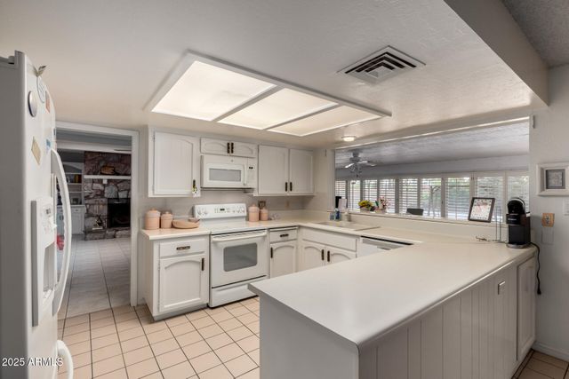 8129 E CHARTER OAK Drive, Scottsdale, AZ 85260