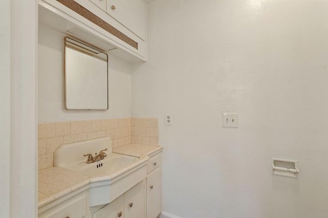 2135 Manchester Ave, Stockton, CA 95204