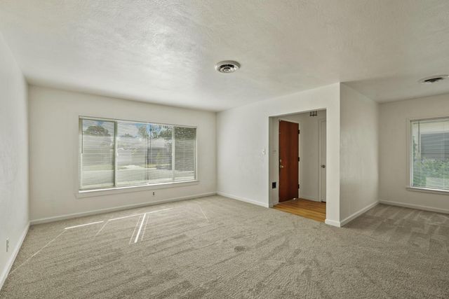 2135 Manchester Ave, Stockton, CA 95204