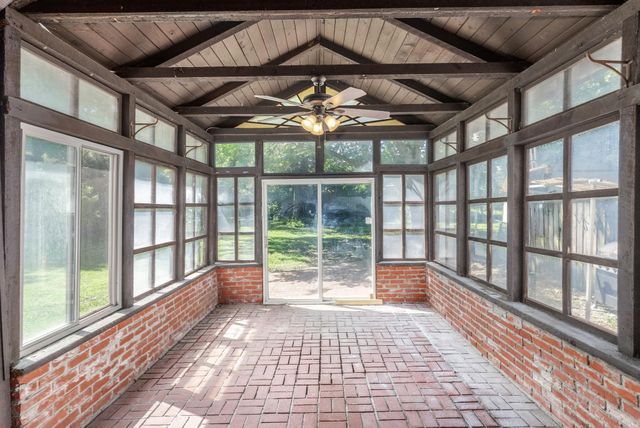 3711 Sleepy Hollow Dr, Wichita, KS 67208