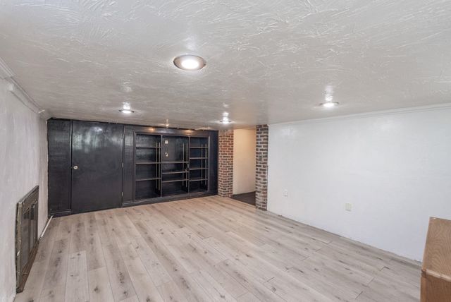 3711 Sleepy Hollow Dr, Wichita, KS 67208