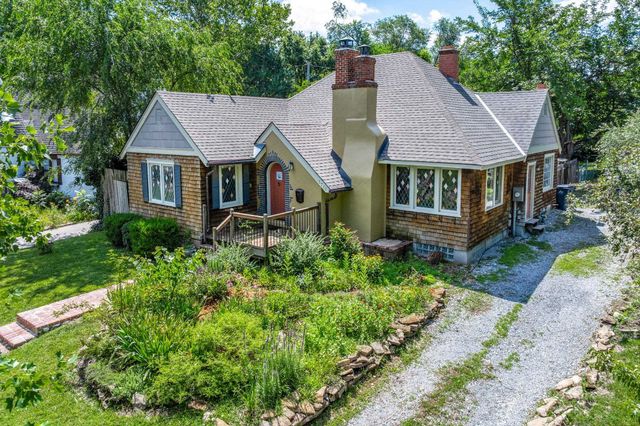 3711 Sleepy Hollow Dr, Wichita, KS 67208