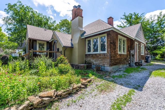 3711 Sleepy Hollow Dr, Wichita, KS 67208