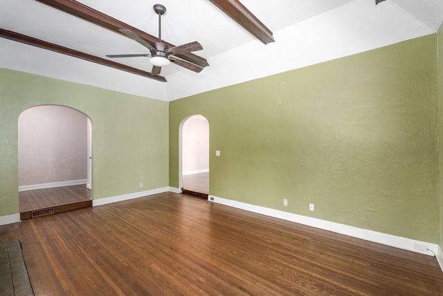 3711 Sleepy Hollow Dr, Wichita, KS 67208