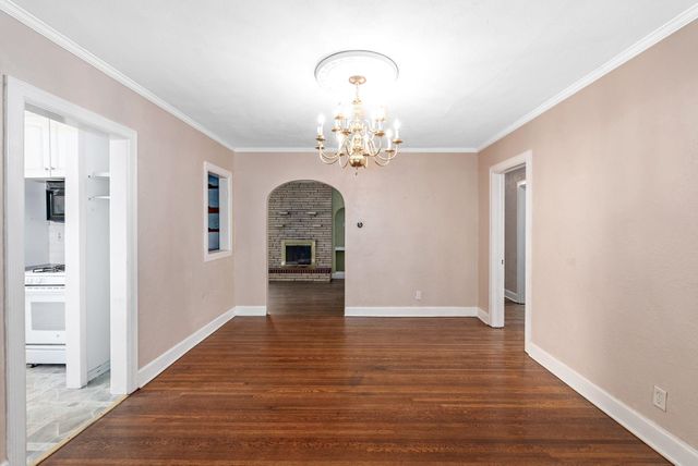 3711 Sleepy Hollow Dr, Wichita, KS 67208