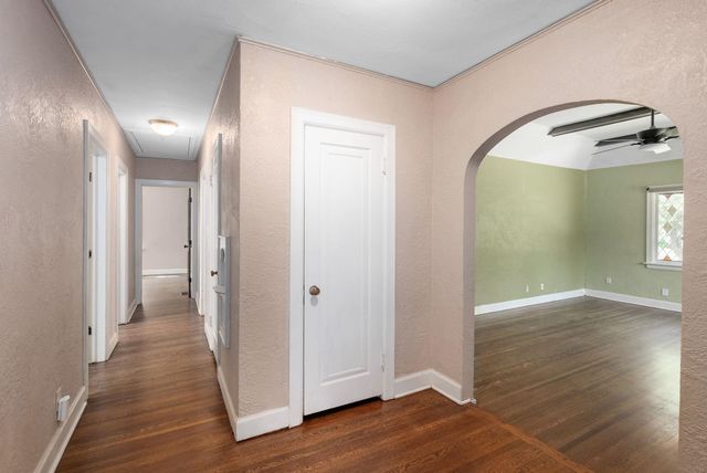 3711 Sleepy Hollow Dr, Wichita, KS 67208