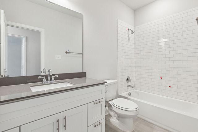 552 Hutchinson Lane, Lewisville, TX 75077