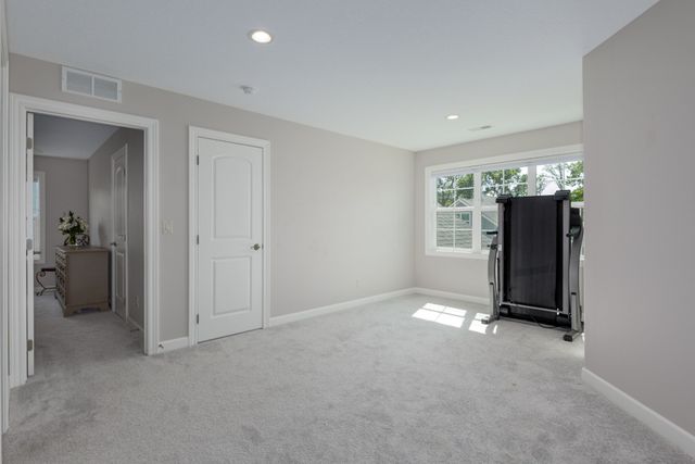 908 S 100th Street, West Des Moines, IA 50266