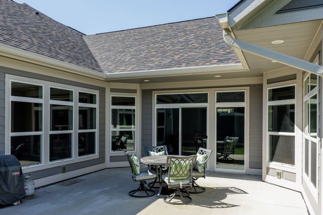 908 S 100th Street, West Des Moines, IA 50266