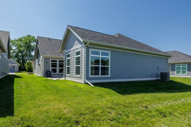 908 S 100th Street, West Des Moines, IA 50266