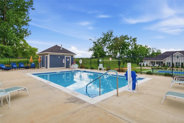 908 S 100th Street, West Des Moines, IA 50266