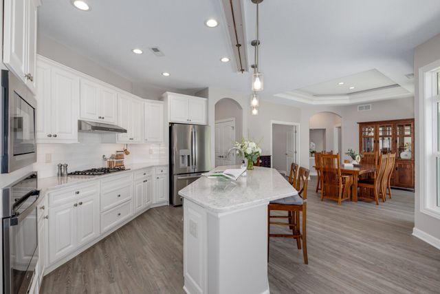 908 S 100th Street, West Des Moines, IA 50266