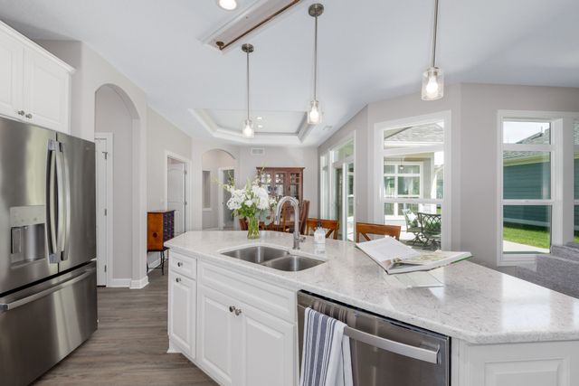 908 S 100th Street, West Des Moines, IA 50266