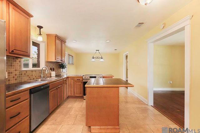 4240 Bea Dr, Baton Rouge, LA 70809