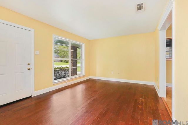 4240 Bea Dr, Baton Rouge, LA 70809