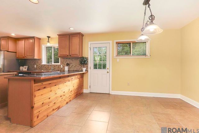 4240 Bea Dr, Baton Rouge, LA 70809